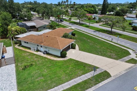 House in Sarasota, Florida 2 bedrooms, 139.63 sq.m. № 2236130 - photo 27