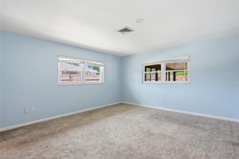 House in Sarasota, Florida 2 bedrooms, 139.63 sq.m. № 2236130 - photo 12
