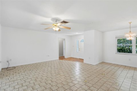 House in Sarasota, Florida 2 bedrooms, 139.63 sq.m. № 2236130 - photo 6