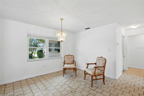 House in Sarasota, Florida 2 bedrooms, 139.63 sq.m. № 2236130 - photo 7