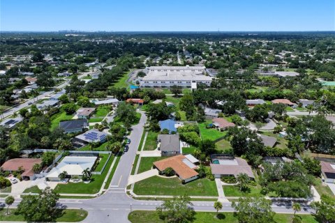 House in Sarasota, Florida 2 bedrooms, 139.63 sq.m. № 2236130 - photo 29