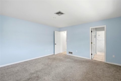 House in Sarasota, Florida 2 bedrooms, 139.63 sq.m. № 2236130 - photo 13