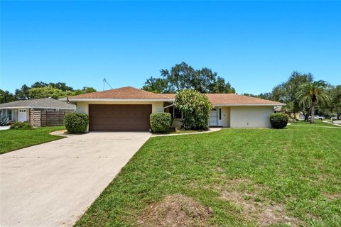 House in Sarasota, Florida 2 bedrooms, 139.63 sq.m. № 2236130 - photo 3