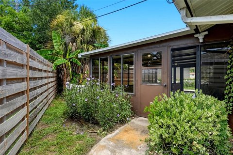 House in Sarasota, Florida 2 bedrooms, 139.63 sq.m. № 2236130 - photo 24