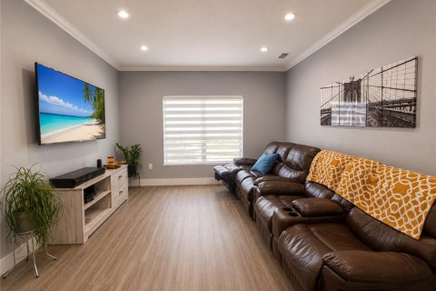 House in BELLALAGO in Kissimmee, Florida 4 bedrooms, 178.65 sq.m. № 2105148 - photo 11