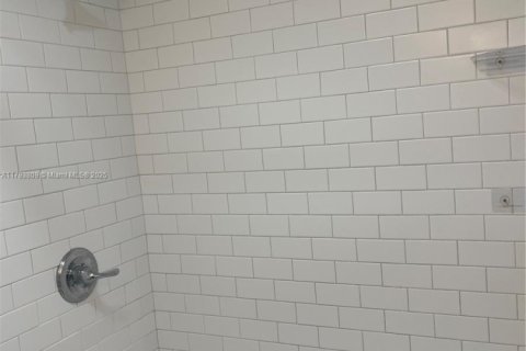 Condominio en venta en Miami Beach, Florida, 50.54 m2 № 1738352 - foto 14