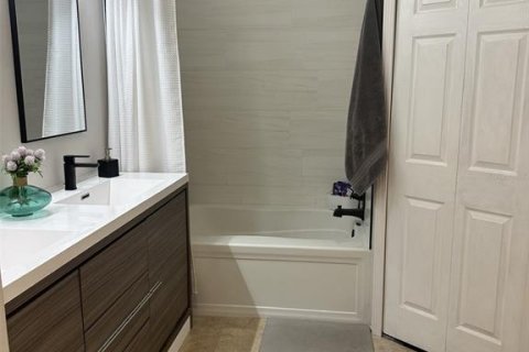 Casa en venta en Tampa, Florida, 3 dormitorios, 169.92 m2 № 2239105 - foto 29