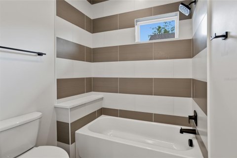 Villa ou maison à vendre à Winter Garden, Floride: 5 chambres, 330.27 m2 № 2420160 - photo 30