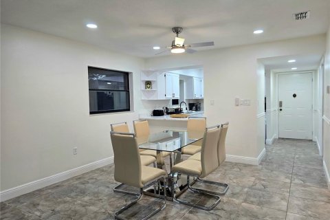Condo in Clearwater, Florida, 2 bedrooms  № 2208332 - photo 13