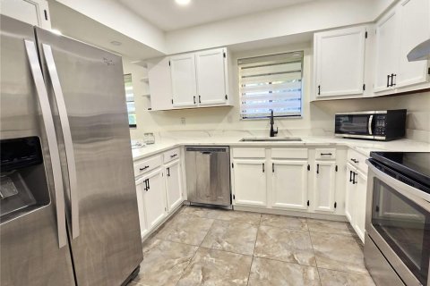Condo in Clearwater, Florida, 2 bedrooms  № 2208332 - photo 5