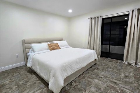 Condo in Clearwater, Florida, 2 bedrooms  № 2208332 - photo 17