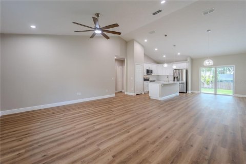House in Deltona, Florida 3 bedrooms, 148.46 sq.m. № 1869147 - photo 11