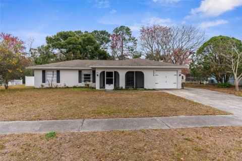 House in Spring Hill, Florida 3 bedrooms, 129.13 sq.m. № 1910774 - photo 1