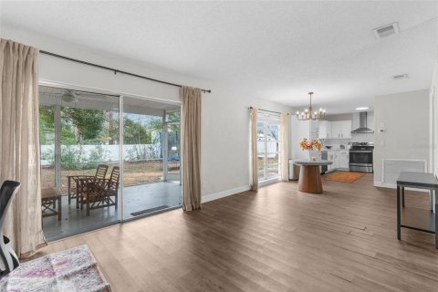 House in Spring Hill, Florida 3 bedrooms, 129.13 sq.m. № 1910774 - photo 8