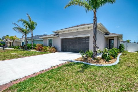 Casa en venta en Rotonda, Florida, 4 dormitorios, 167.32 m2 № 1776616 - foto 1