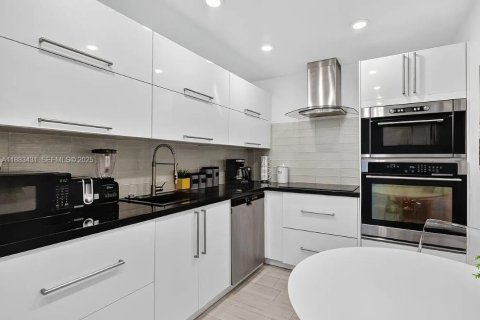 Condominio en venta en Hollywood, Florida, 1 dormitorio, 81.75 m2 № 1929924 - foto 22