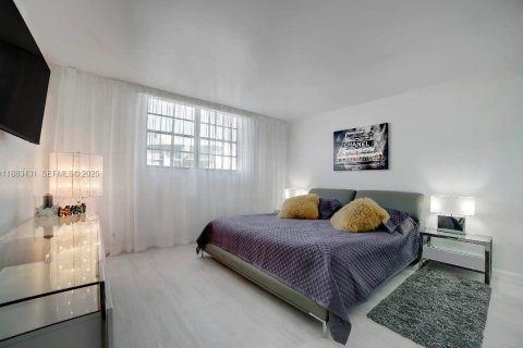 Condominio en venta en Hollywood, Florida, 1 dormitorio, 81.75 m2 № 1929924 - foto 30