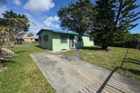 House in Miami-Dade, Florida № 1986750 - photo 2