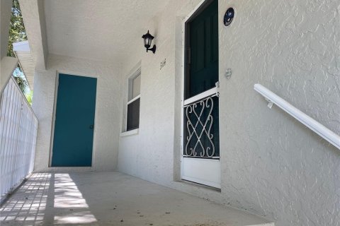 Condominio en alquiler en Bradenton, Florida, 2 dormitorios, 115.2 m2 № 231569 - foto 6