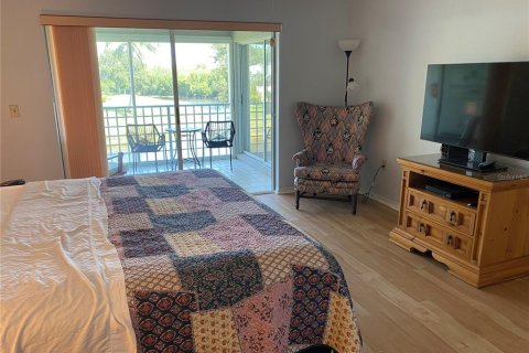 Condominio en alquiler en Bradenton, Florida, 2 dormitorios, 115.2 m2 № 231569 - foto 15