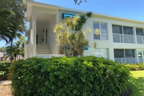Condominio en alquiler en Bradenton, Florida, 2 dormitorios, 115.2 m2 № 231569 - foto 1