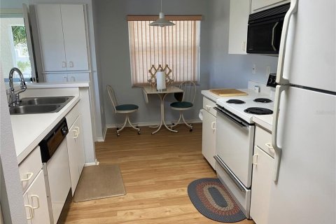 Condominio en alquiler en Bradenton, Florida, 2 dormitorios, 115.2 m2 № 231569 - foto 11