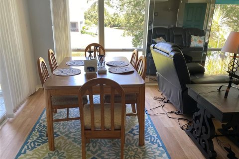 Condominio en alquiler en Bradenton, Florida, 2 dormitorios, 115.2 m2 № 231569 - foto 10