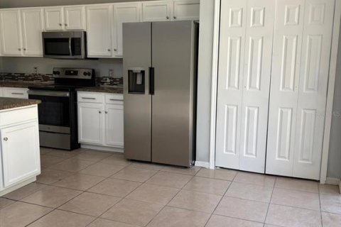 Casa en alquiler en Haines City, Florida, 7 dormitorios, 266.07 m2 № 1919004 - foto 8