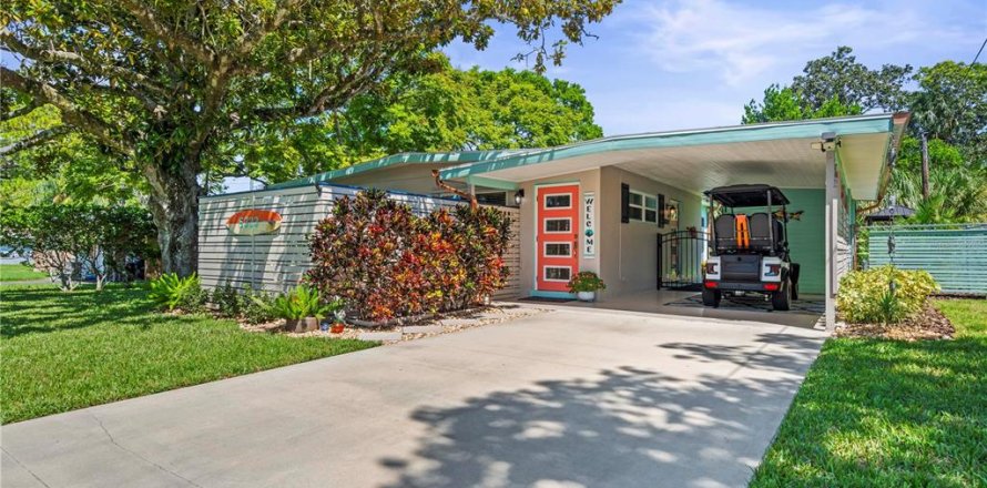 House in New Port Richey, Florida 2 bedrooms, 80.27 sq.m. № 1916405