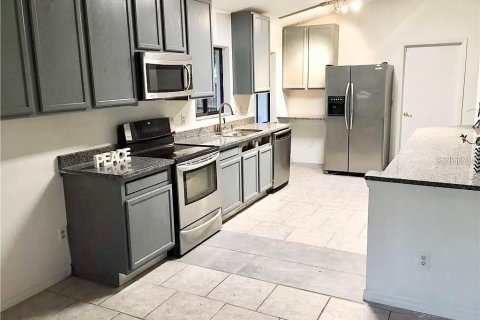 Villa ou maison à louer à Orlando, Floride: 3 chambres, 131.92 m2 № 2105765 - photo 4