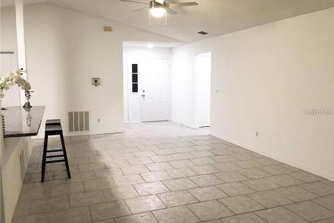 Villa ou maison à louer à Orlando, Floride: 3 chambres, 131.92 m2 № 2105765 - photo 9
