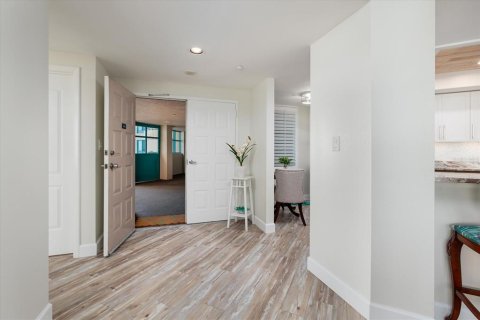 Condo in Clearwater, Florida, 2 bedrooms  № 2128148 - photo 7