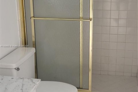 Снять в аренду кондоминиум в Майами, Флорида 2 спальни, 119.94м2, № 1865397 - фото 12