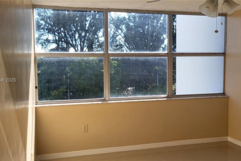 Снять в аренду кондоминиум в Майами, Флорида 2 спальни, 119.94м2, № 1865397 - фото 17