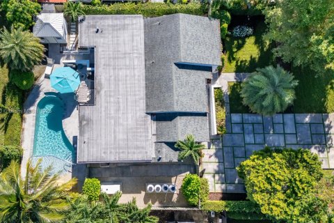 House in Miami, Florida 4 bedrooms, 146.23 sq.m. № 1927669 - photo 2