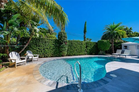 House in Miami, Florida 4 bedrooms, 146.23 sq.m. № 1927669 - photo 27