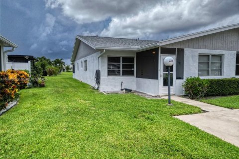 House in West Palm Beach, Florida 2 bedrooms, 125.05 sq.m. № 1891180 - photo 2