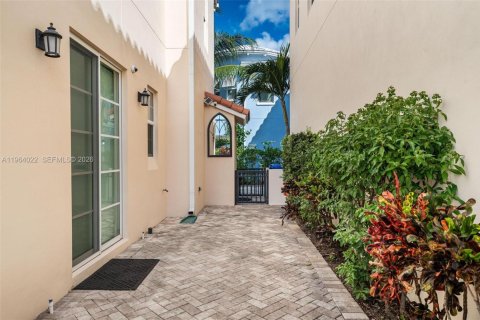 Casa en alquiler en Fort Lauderdale, Florida, 3 dormitorios, 226.31 m2 № 2025676 - foto 30