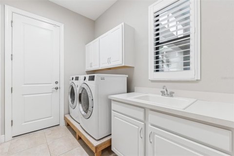House in Sarasota, Florida 4 bedrooms, 271.46 sq.m. № 1630553 - photo 26