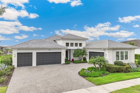 House in Sarasota, Florida 4 bedrooms, 271.46 sq.m. № 1630553 - photo 1