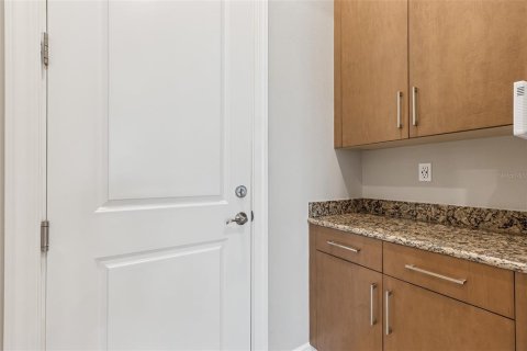 House in Sarasota, Florida 4 bedrooms, 271.46 sq.m. № 1630553 - photo 24