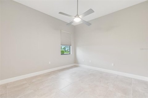 House in Sarasota, Florida 4 bedrooms, 271.46 sq.m. № 1630553 - photo 18