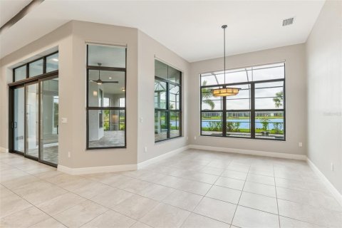 House in Sarasota, Florida 4 bedrooms, 271.46 sq.m. № 1630553 - photo 10