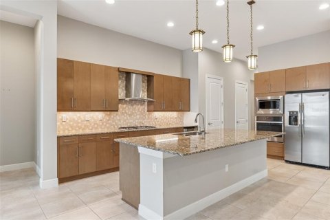 House in Sarasota, Florida 4 bedrooms, 271.46 sq.m. № 1630553 - photo 9