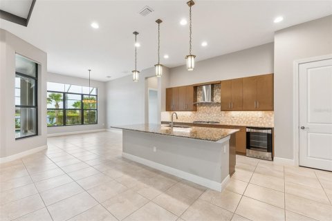 House in Sarasota, Florida 4 bedrooms, 271.46 sq.m. № 1630553 - photo 7
