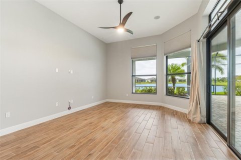 House in Sarasota, Florida 4 bedrooms, 271.46 sq.m. № 1630553 - photo 12