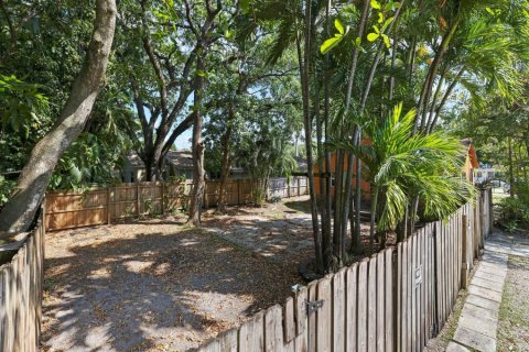 Villa ou maison à vendre à Fort Lauderdale, Floride: 2 chambres, 75.81 m2 № 1074694 - photo 1