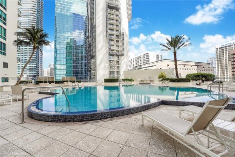 Condo in Miami, Florida, 2 bedrooms  № 2249429 - photo 12