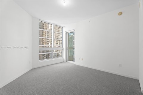 Condo in Miami, Florida, 2 bedrooms  № 2249429 - photo 9