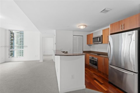 Condo in Miami, Florida, 2 bedrooms  № 2249429 - photo 6